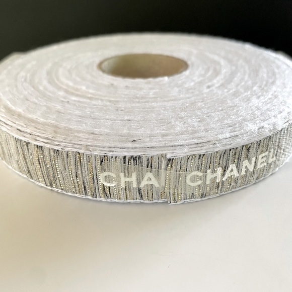 White and Gold Chanel Ribbon - Picture 3 of 3